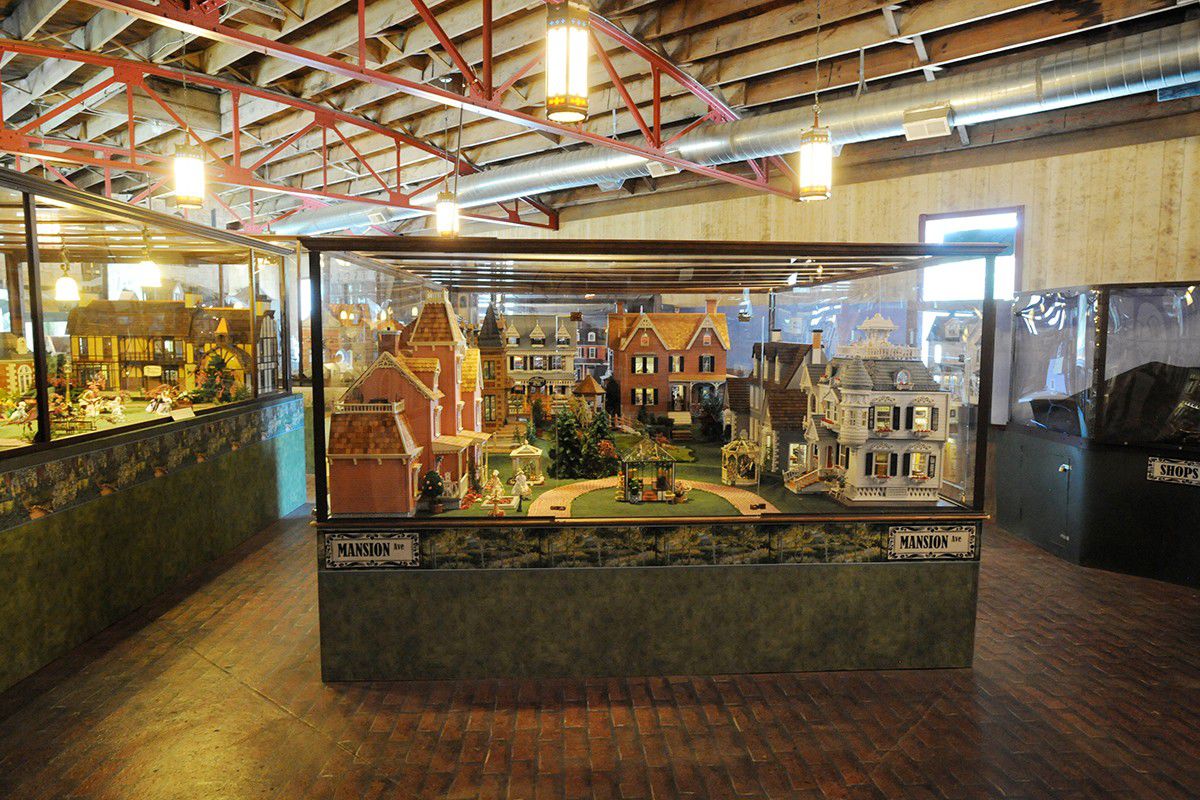 Town Mountain Miniatures Museum